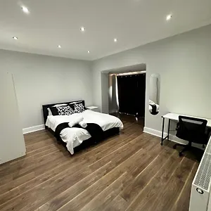 Black & White Double Bedroom , Londres Royaume-Uni